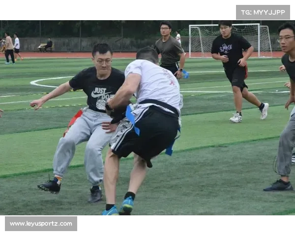 全国统一培训启动 腰旗橄榄球裁判手势标准化全面实施